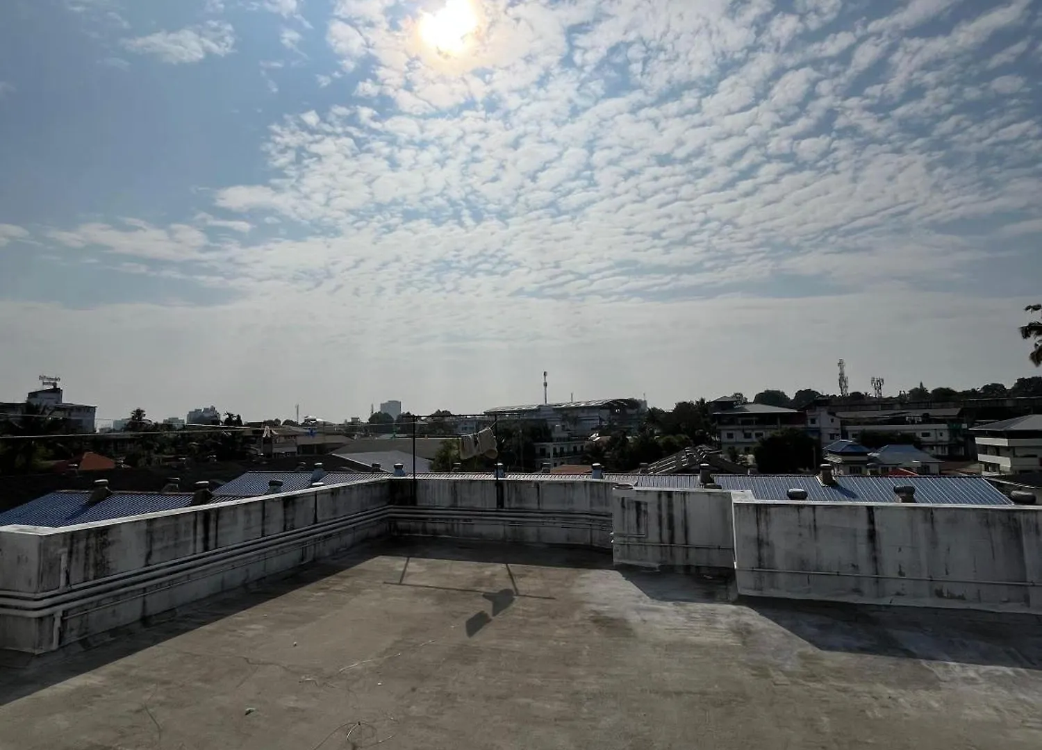 Kochi Skylux Service Apartment הודו